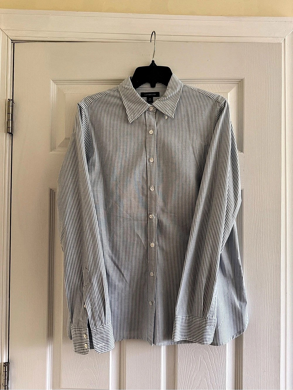 Lands' End Striped Button Down in Blue & White Size 10 Like New